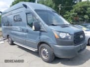 ✅ 2019 Ford Transit • VIN: 1FTYR3XM6KKA97859 • Lot: 42810343. Wystawiony na IAAI z przebiegiem 133 069 mil. Bezpłatny archiwum sprzedaży aukcyjnych z USA i szczegółowy raport historii pojazdu na DreamBid. Zdjęcie 1.