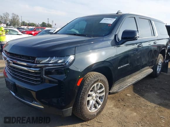 ✅ 2021 Chevrolet Suburban LT • VIN: 1GNSKCKDXMR319645 • Lot: 41462563. Wystawiony na IAAI z przebiegiem 50 125 mil. Bezpłatny archiwum sprzedaży aukcyjnych z USA i szczegółowy raport historii pojazdu na DreamBid. Zdjęcie 17.