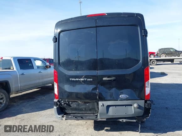 ✅ 2016 Ford Transit Cargo • VIN: 1FTYR2CM0GKB51759 • Lot: 41602091. Wystawiony na IAAI z przebiegiem 158 997 mil. Bezpłatny archiwum sprzedaży aukcyjnych z USA i szczegółowy raport historii pojazdu na DreamBid. Zdjęcie 16.