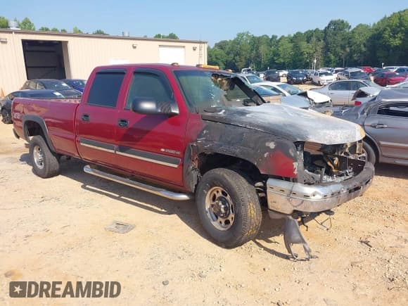 ✅ 2005 Chevrolet Silverado 2500HD LS • VIN: 1GCHK23U45F809481 • Lot: 42670838. Wystawiony na IAAI z przebiegiem Nie podano. Bezpłatny archiwum sprzedaży aukcyjnych z USA i szczegółowy raport historii pojazdu na DreamBid. Zdjęcie 1.