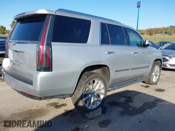✅ 2020 Cadillac Escalade Luxury • VIN: 1GYS4BKJXLR110594 • Лот: 43580949. Опубликован ранее на IAAI с пробегом 74 126 миль. Бесплатный доступ к архиву аукционных продаж из США и подробный отчёт об истории автомобиля на DreamBid. Изображение 4.