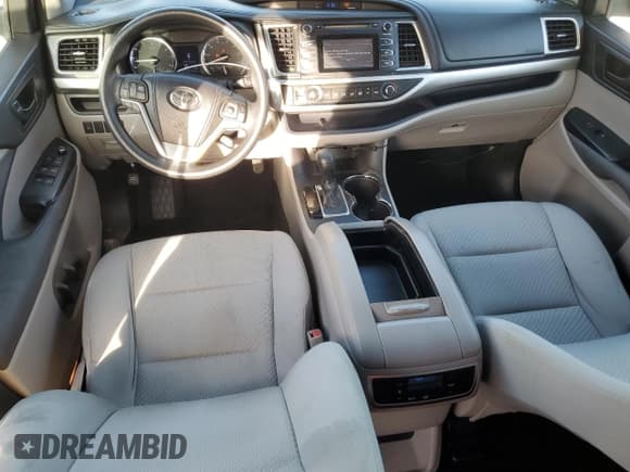 ✅ 2015 Toyota Highlander LE • VIN: 5TDZKRFH9FS046662 • Лот: 90106085. Опубликован ранее на Copart с пробегом 107 948 миль. Бесплатный доступ к архиву аукционных продаж из США и подробный отчёт об истории автомобиля на DreamBid. Изображение 8.