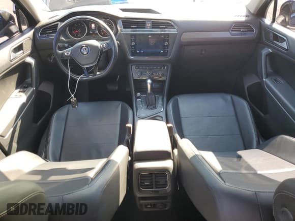 ✅ 2018 Volkswagen Tiguan SEL • VIN: 3VV3B7AX4JM079894 • Lot: 83991705. Listed on Copart with 91,278 mi. Free auction sales archive from the USA and detailed vehicle history report at DreamBid. Image 8.