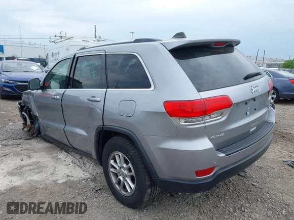 ✅ 2018 Jeep Grand Cherokee Laredo E • VIN: 1C4RJFAG5JC377197 • Lot: 42432131. Listed on IAAI with 58,981 mi. Free auction sales archive from the USA and detailed vehicle history report at DreamBid. Image 3.