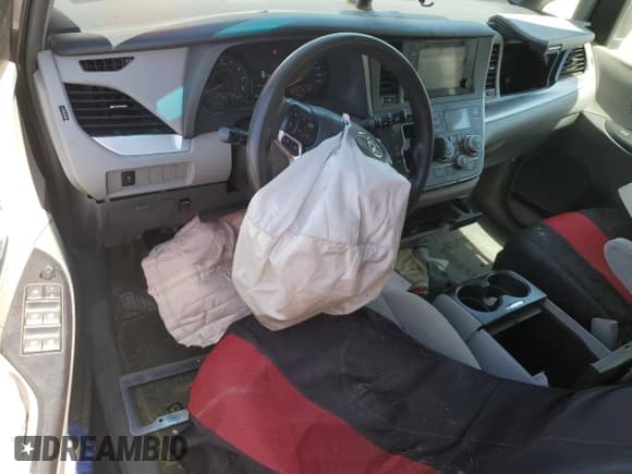 ✅ 2015 Toyota Sienna LE AAS • VIN: 5TDKK3DC1FS631211 • Lot: 56009945. Listed on Copart with 150,345 mi. Free auction sales archive from the USA and detailed vehicle history report at DreamBid. Image 8.