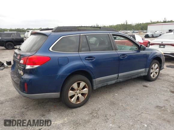 ✅ 2010 Subaru Outback Limited • VIN: 4S4BRBJCXA3317427 • Lot: 43892466. Listed on IAAI with 157,936 mi. Free auction sales archive from the USA and detailed vehicle history report at DreamBid. Image 4.