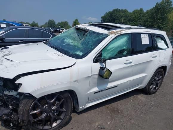 ✅ 2020 Jeep Grand Cherokee Limited • VIN: 1C4RJFBG6LC313722 • Lot: 42850417. Wystawiony na IAAI z przebiegiem 64 186 mil. Bezpłatny archiwum sprzedaży aukcyjnych z USA i szczegółowy raport historii pojazdu na DreamBid. Zdjęcie 6.