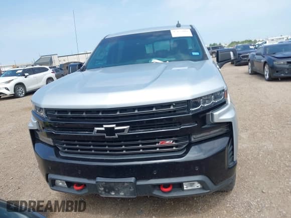 ✅ 2019 Chevrolet Silverado 1500 LT Trail Boss • VIN: 1GCPYFED9KZ260613 • Lot: 42157001. Wystawiony na IAAI z przebiegiem 99 039 mil. Bezpłatny archiwum sprzedaży aukcyjnych z USA i szczegółowy raport historii pojazdu na DreamBid. Zdjęcie 12.
