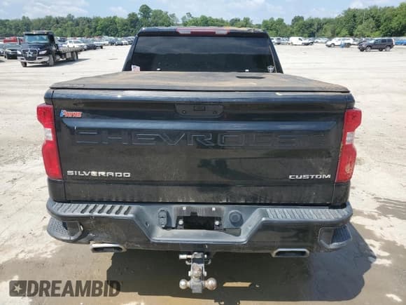 ✅ 2021 Chevrolet Silverado 1500 Custom Trail Boss • VIN: 3GCPYCEF5MG194516 • Lot: 62796633. Wystawiony na Copart z przebiegiem 61 451 mil. Bezpłatny archiwum sprzedaży aukcyjnych z USA i szczegółowy raport historii pojazdu na DreamBid. Zdjęcie 6.