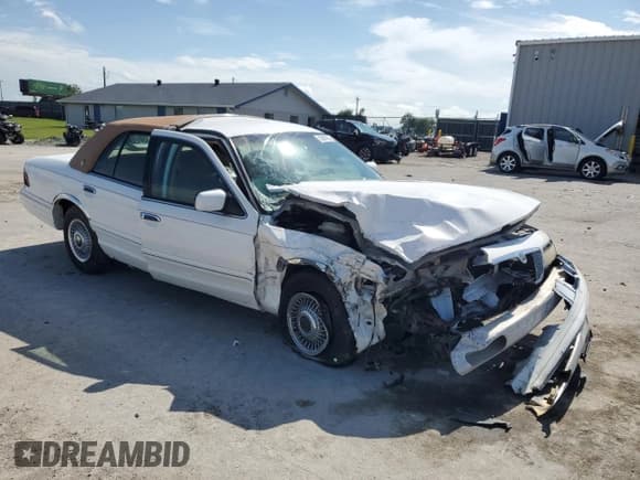 ✅ 1997 Mercury Grand Marquis GS • VIN: 2MELM74W8VX621678 • Лот: 63987365. Опубликован ранее на Copart с пробегом 106 844 миль. Бесплатный доступ к архиву аукционных продаж из США и подробный отчёт об истории автомобиля на DreamBid. Изображение 4.