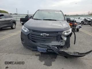 ✅ 2021 Chevrolet Traverse LS • VIN: 1GNERFKW4MJ116793 • Lot: 69139824. Wystawiony na Copart z przebiegiem 22 483 mil. Bezpłatny archiwum sprzedaży aukcyjnych z USA i szczegółowy raport historii pojazdu na DreamBid. Zdjęcie 5.