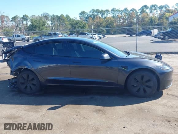 ✅ 2024 Tesla Model 3 • VIN: 5YJ3E1EA7RF762374 • Lot: 43613297. Wystawiony na IAAI z przebiegiem 19 720 mil. Bezpłatny archiwum sprzedaży aukcyjnych z USA i szczegółowy raport historii pojazdu na DreamBid. Zdjęcie 14.