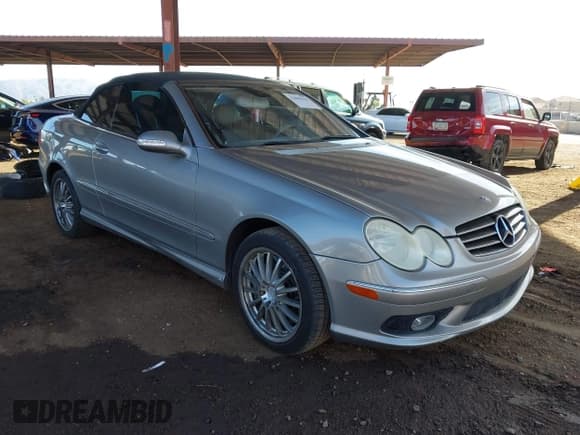 ✅ 2005 Mercedes-Benz CLK 500 • VIN: WDBTK75J55F148360 • Lot: 43685518. Wystawiony na IAAI z przebiegiem 118 849 mil. Bezpłatny archiwum sprzedaży aukcyjnych z USA i szczegółowy raport historii pojazdu na DreamBid. Zdjęcie 1.