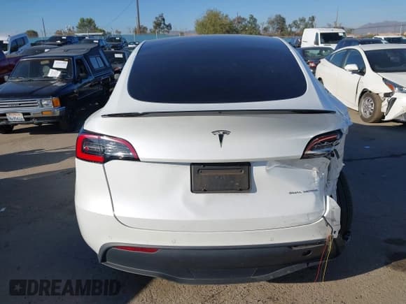 ✅ 2021 Tesla Model Y Long Range • VIN: 5YJYGDEE9MF094414 • Lot: 43499821. Wystawiony na IAAI z przebiegiem 115 801 mil. Bezpłatny archiwum sprzedaży aukcyjnych z USA i szczegółowy raport historii pojazdu na DreamBid. Zdjęcie 16.