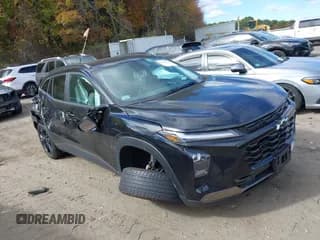 ✅ 2024 Chevrolet Trax ACTIV • VIN: KL77LKE27RC131835 • Лот: 43377140. Опубликован ранее на IAAI с пробегом 8 253 миль. Бесплатный доступ к архиву аукционных продаж из США и подробный отчёт об истории автомобиля на DreamBid. Изображение 1.