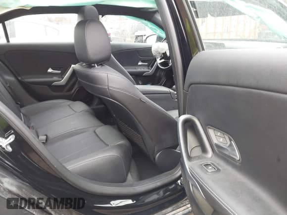 ✅ 2019 Mercedes-Benz A 220 • VIN: WDD3G4FB0KW030694 • Lot: 41863727. Wystawiony na IAAI z przebiegiem 37 144 mil. Bezpłatny archiwum sprzedaży aukcyjnych z USA i szczegółowy raport historii pojazdu na DreamBid. Zdjęcie 8.