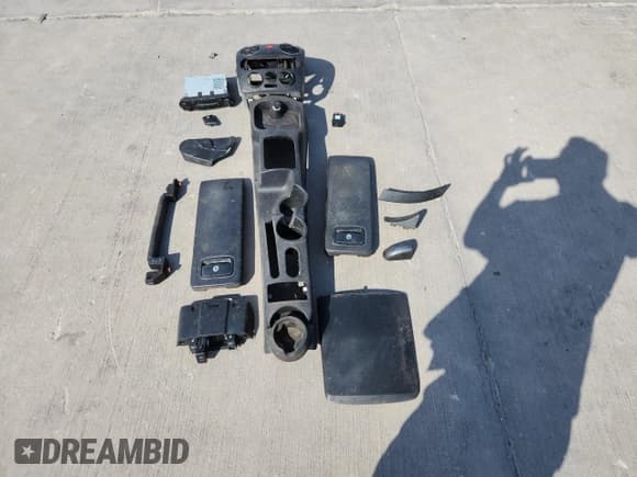 ✅ 2007 Volkswagen Beetle • VIN: 3VWSF31Y77M422753 • Lot: 86642745. Wystawiony na Copart z przebiegiem 146 222 mil. Bezpłatny archiwum sprzedaży aukcyjnych z USA i szczegółowy raport historii pojazdu na DreamBid. Zdjęcie 12.