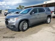 ✅ 2020 Chevrolet Traverse LS • VIN: 1GNERFKWXLJ174924 • Lot: 71939174. Wystawiony na Copart z przebiegiem 82 695 mil. Bezpłatny archiwum sprzedaży aukcyjnych z USA i szczegółowy raport historii pojazdu na DreamBid. Zdjęcie 1.