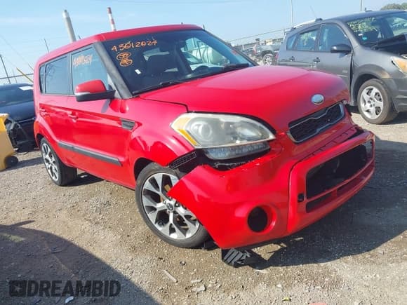 ✅ 2013 Kia Soul + • VIN: KNDJT2A63D7486598 • Lot: 43012024. Wystawiony na IAAI z przebiegiem 146 227 mil. Bezpłatny archiwum sprzedaży aukcyjnych z USA i szczegółowy raport historii pojazdu na DreamBid. Zdjęcie 1.