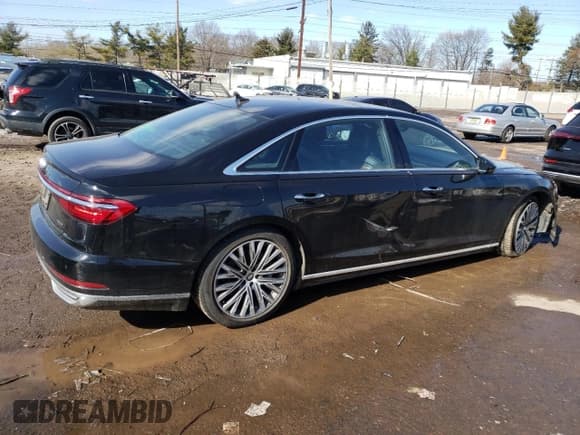 ✅ 2021 Audi A8 • VIN: WAU8DAF81MN025831 • Lot: 42921774. Wystawiony na Copart z przebiegiem 9 996 mil. Bezpłatny archiwum sprzedaży aukcyjnych z USA i szczegółowy raport historii pojazdu na DreamBid. Zdjęcie 3.