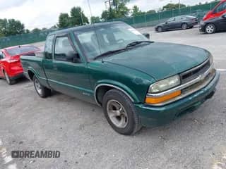 2000 Chevrolet S-10 LS with VIN 1GCCS19W6YK105811, listed as a IAAI auction lot 42871344 with 167,667 mi miles and . Bid and sale history available at DreamBid. Image 1.