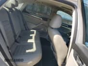 ✅ 2016 Volkswagen Passat SEL Premium • VIN: 1VWCM7A34GC061764 • Лот: 62017525. Опубликован ранее на Copart с пробегом 260 529 миль. Бесплатный доступ к архиву аукционных продаж из США и подробный отчёт об истории автомобиля на DreamBid. Изображение 10.