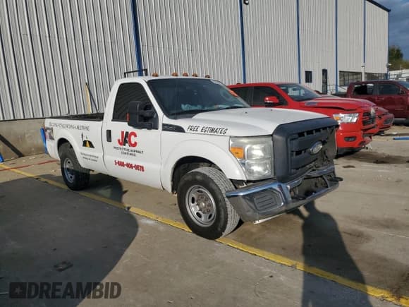 ✅ 2012 Ford F-250 XL • VIN: 1FTBF2A69CEB66031 • Lot: 85332835. Listed on Copart with 515,276 mi. Free auction sales archive from the USA and detailed vehicle history report at DreamBid. Image 4.