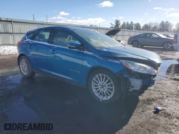 ✅ 2012 Ford Focus Electric • VIN: 1FAHP3R45CL411604 • Лот: 86098674. Опубликован ранее на Copart с пробегом Не указан. Бесплатный доступ к архиву аукционных продаж из США и подробный отчёт об истории автомобиля на DreamBid. Изображение 4.