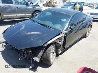 ✅ 2014 Hyundai Genesis Coupe 2.0T • VIN: KMHHT6KD9EU115057 • Lot: 42609807. Wystawiony na IAAI z przebiegiem 73 207 mil. Bezpłatny archiwum sprzedaży aukcyjnych z USA i szczegółowy raport historii pojazdu na DreamBid. Zdjęcie 2.