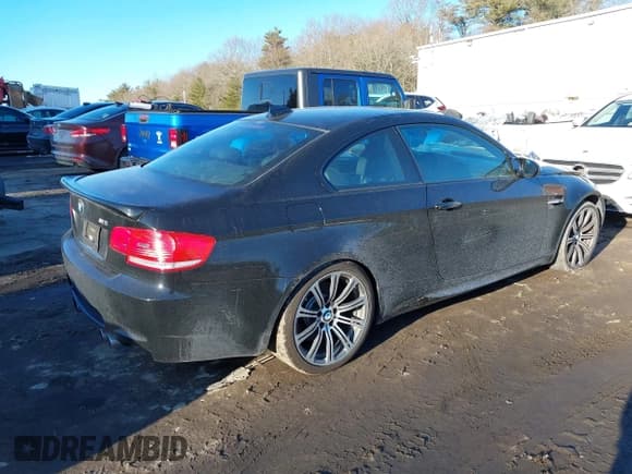 ✅ 2009 BMW M3 • VIN: WBSWD93519P361082 • Lot: 41642034. Listed on IAAI with 105,742 mi. Free auction sales archive from the USA and detailed vehicle history report at DreamBid. Image 4.