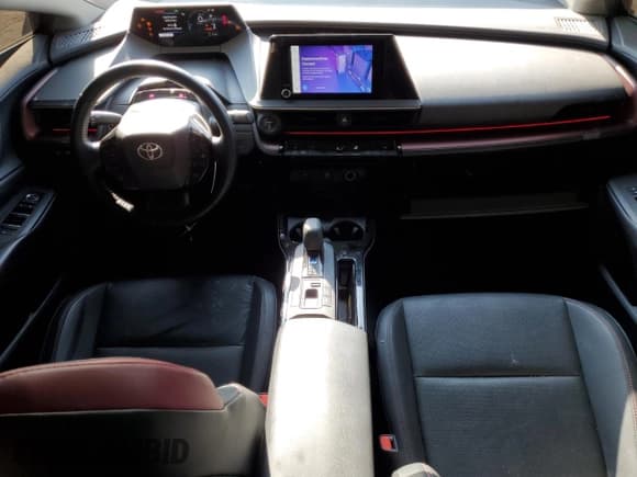 ✅ 2023 Toyota Prius SE • VIN: JTDACACU0P3003845 • Lot: 80788045. Wystawiony na Copart z przebiegiem 79 137 mil. Bezpłatny archiwum sprzedaży aukcyjnych z USA i szczegółowy raport historii pojazdu na DreamBid. Zdjęcie 8.