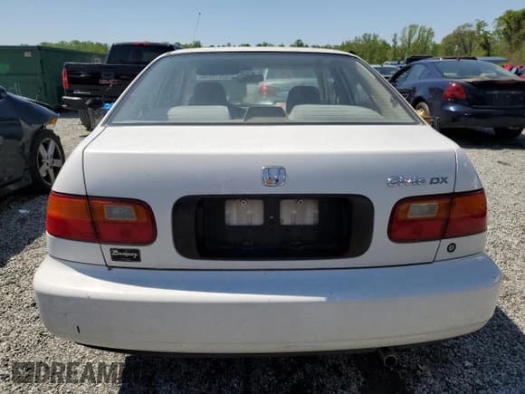 ✅ 1994 Honda Civic DX • VIN: 1HGEG8644RL015981 • Лот: 52618535. Опубликован ранее на Copart с пробегом 71 769 миль. Бесплатный доступ к архиву аукционных продаж из США и подробный отчёт об истории автомобиля на DreamBid. Изображение 6.