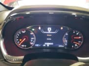 ✅ 2022 Chevrolet Traverse Premier • VIN: 1GNEVKKW1NJ136912 • Lot: 67402744. Wystawiony na Copart z przebiegiem 29 972 mil. Bezpłatny archiwum sprzedaży aukcyjnych z USA i szczegółowy raport historii pojazdu na DreamBid. Zdjęcie 9.