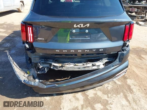 ✅ 2022 Kia Sorento SX • VIN: 5XYRKDLF1NG158888 • Lot: 43334853. Listed on IAAI with 41,785 mi. Free auction sales archive from the USA and detailed vehicle history report at DreamBid. Image 18.