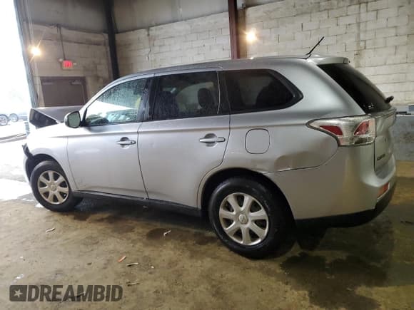 ✅ 2014 Mitsubishi Outlander ES • VIN: JA4AD2A39EZ007538 • Лот: 90595435. Опубликован ранее на Copart с пробегом 151 539 миль. Бесплатный доступ к архиву аукционных продаж из США и подробный отчёт об истории автомобиля на DreamBid. Изображение 2.