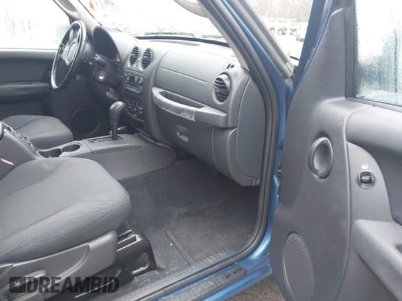 ✅ 2004 Jeep Liberty Sport • VIN: 1J4GL48K54W287237 • Lot: 43810111. Listed on IAAI with 51,375 mi. Free auction sales archive from the USA and detailed vehicle history report at DreamBid. Image 5.