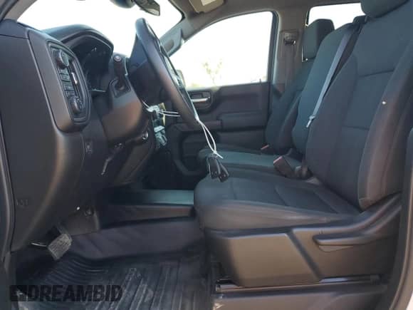 2022 Chevrolet Silverado 1500 Work Truck z VIN 1GCPDAEK4NZ613373, wystawiony jako Copart lot #83984315 z przebiegiem 69 074 mil mil oraz Szkoda całkowita • Salvage title. Historia ofert i sprzedaży dostępna na DreamBid. Obrazek 7.