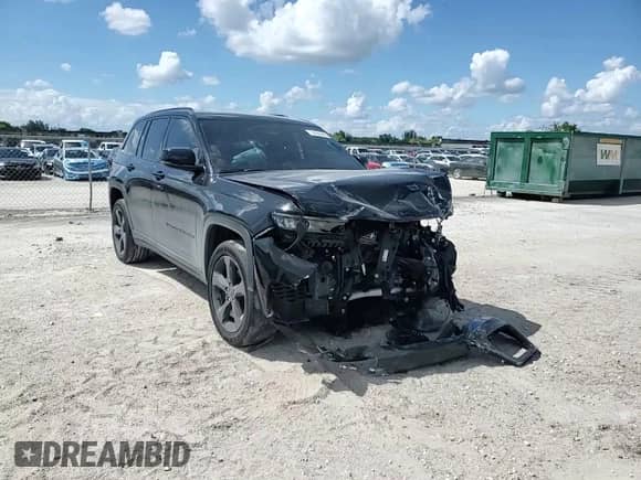 2022 Jeep Grand Cherokee Altitude with VIN 1C4RJGAG9N8572685, listed as a Copart auction lot 84384905 with 35,690 mi miles and Non repairable. Bid and sale history available at DreamBid. Image 15.