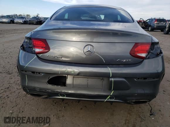 ✅ 2017 Mercedes-Benz C 300 • VIN: WDDWJ4KB1HF520249 • Lot: 91571905. Wystawiony na Copart z przebiegiem 88 182 mil. Bezpłatny archiwum sprzedaży aukcyjnych z USA i szczegółowy raport historii pojazdu na DreamBid. Zdjęcie 6.
