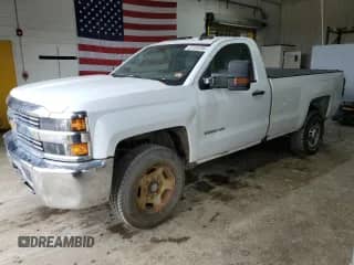 2017 Chevrolet Silverado 2500HD Work Truck z VIN 1GC0KUEG8HZ307429, wystawiony jako Copart lot #57126785 z przebiegiem 115 290 mil mil oraz Szkoda całkowita • Salvage title. Historia ofert i sprzedaży dostępna na DreamBid. Obrazek 1.
