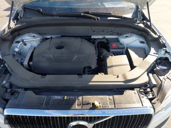 ✅ 2020 Volvo XC60 Momentum • VIN: YV4102DK5L1602268 • Lot: 43795880. Listed on IAAI with 31,557 mi. Free auction sales archive from the USA and detailed vehicle history report at DreamBid. Image 10.