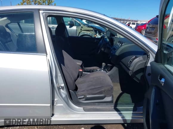 ✅ 2012 Nissan Altima S • VIN: 1N4AL2AP5CC221413 • Lot: 43489051. Wystawiony na IAAI z przebiegiem 175 341 mil. Bezpłatny archiwum sprzedaży aukcyjnych z USA i szczegółowy raport historii pojazdu na DreamBid. Zdjęcie 5.