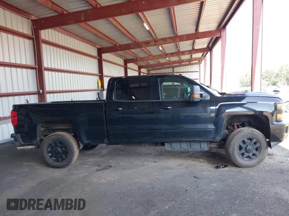 ✅ 2017 Chevrolet Silverado 2500HD LT • VIN: 1GC1KVEY7HF120235 • Lot: 42770202. Wystawiony na IAAI z przebiegiem 110 417 mil. Bezpłatny archiwum sprzedaży aukcyjnych z USA i szczegółowy raport historii pojazdu na DreamBid. Zdjęcie 14.