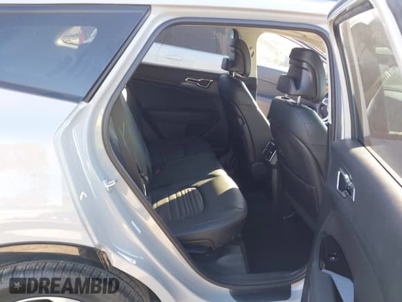 ✅ 2025 Kia Sportage SX-Prestige • VIN: 5XYK53DF2SG246622 • Lot: 41555512. Wystawiony na IAAI z przebiegiem 9 855 mil. Bezpłatny archiwum sprzedaży aukcyjnych z USA i szczegółowy raport historii pojazdu na DreamBid. Zdjęcie 8.