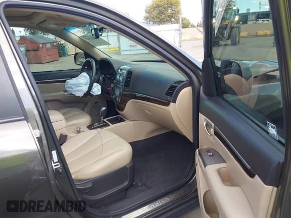 ✅ 2012 Hyundai Santa Fe Limited • VIN: 5XYZKDAG3CG136593 • Лот: 43417533. Опубликован ранее на IAAI с пробегом 71 725 миль. Бесплатный доступ к архиву аукционных продаж из США и подробный отчёт об истории автомобиля на DreamBid. Изображение 5.