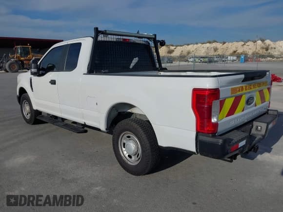 ✅ 2018 Ford F-250 XL • VIN: 1FT7X2A65JEC48077 • Лот: 41552587. Опубликован ранее на IAAI с пробегом 127 887 миль. Бесплатный доступ к архиву аукционных продаж из США и подробный отчёт об истории автомобиля на DreamBid. Изображение 3.