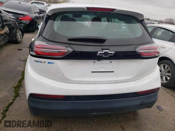 ✅ 2023 Chevrolet Bolt EV 1LT • VIN: 1G1FW6S09P4168353 • Lot: 70007884. Wystawiony na Copart z przebiegiem 14 028 mil. Bezpłatny archiwum sprzedaży aukcyjnych z USA i szczegółowy raport historii pojazdu na DreamBid. Zdjęcie 6.