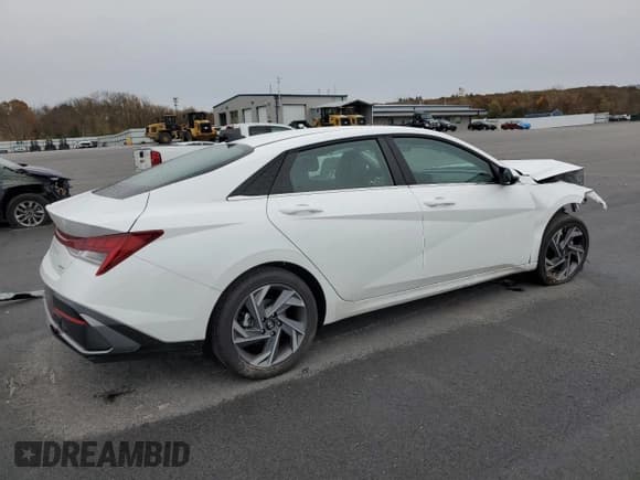 ✅ 2025 Hyundai Elantra Limited • VIN: KMHLP4DG1SU030350 • Лот: 90933925. Опубликован ранее на Copart с пробегом 9 412 миль. Бесплатный доступ к архиву аукционных продаж из США и подробный отчёт об истории автомобиля на DreamBid. Изображение 3.