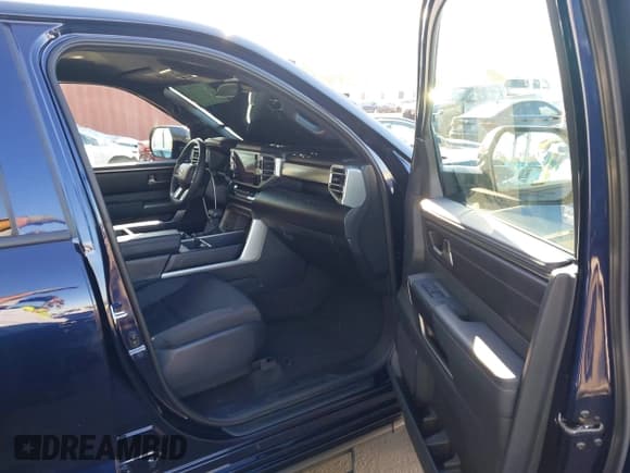 ✅ 2025 Toyota Tundra SR5 • VIN: 5TFLA5DB2SX241619 • Lot: 43443157. Listed on IAAI with 3,781 mi. Free auction sales archive from the USA and detailed vehicle history report at DreamBid. Image 5.