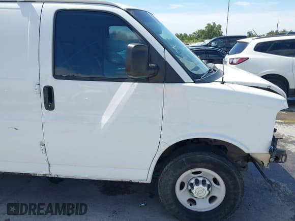 ✅ 2015 Chevrolet Express Cargo • VIN: 1GCWGGCF9F1229343 • Lot: 42333503. Listed on IAAI with 124,106 mi. Free auction sales archive from the USA and detailed vehicle history report at DreamBid. Image 18.